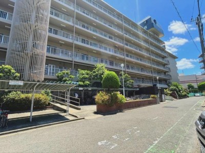 この街の住まいの事なら、センチュリー21　オオトリーハウスにお任せください！一戸建て・中古一戸建て・マンション・土地の情報は当社まで ■複数沿線利用可能でアクセス良好
■3DK　収納スペース有り
■自然豊かな環境
