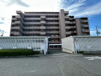 この街の住まいの事なら、センチュリー21　オオトリーハウスにお任せください！一戸建て・中古一戸建て・マンション・土地の情報は当社まで 角部屋なので、お子様が遊んでいても隣を気にしなくて大丈夫
眺望良好　閑静な住宅街　公園目の前
