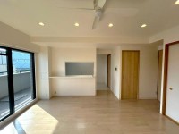この街の住まいの事なら、センチュリー21　オオトリーハウスにお任せください！一戸建て・中古一戸建て・マンション・土地の情報は当社まで ■JR吹田駅まで徒歩約2分！暮らしにゆとりを作るロケーション☆
■2025年8月 室内フルリフォーム済み♪