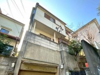 この街の住まいのご相談は、信頼度地域No.1のプロフェッショナル<br>センチュリー21オオトリーハウスにお任せ下さい。 ■新築用地として、解体後はゼロから住まいを設計できる！！自由度の高い物件です！