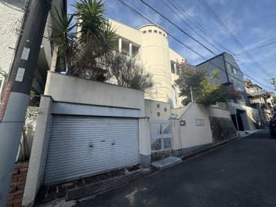 この街の住まいの事なら、センチュリー21　オオトリーハウスにお任せください！一戸建て・中古一戸建て・マンション・土地の情報は当社まで ■お好みのハウスメーカー様、建築家（設計事務所様）、工務店様へのご相談ＯＫです。