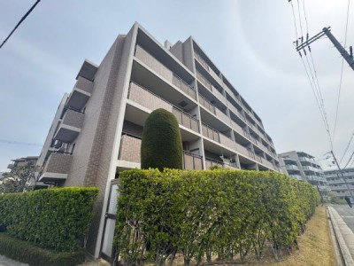 この街の住まいの事なら、センチュリー21　オオトリーハウスにお任せください！一戸建て・中古一戸建て・マンション・土地の情報は当社まで ～従来の間取りを見直し、家族が自然とLDKに集まる動線に変更～