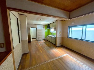 この街の住まいの事なら、センチュリー21　オオトリーハウスにお任せください！一戸建て・中古一戸建て・マンション・土地の情報は当社まで ～一度は憧れのある地下がある戸建物件～
～閑静な住宅地で子育てしてみませんか～