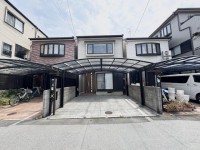 この街の住まいの事なら、センチュリー21　オオトリーハウスにお任せください！一戸建て・中古一戸建て・マンション・土地の情報は当社まで 令和8年4月室内リフォーム済
車並列で2台可能（サイズ制限有）
即日でのご内覧可能です