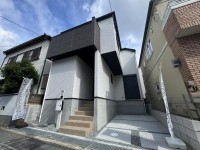 この街の住まいの事なら、センチュリー21　オオトリーハウスにお任せください！一戸建て・中古一戸建て・マンション・土地の情報は当社まで ■ご家族の様子を感じながらお料理できる、リビングとの一体感のある開放的な空間