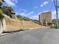 この街の住まいの事なら、センチュリー21　オオトリーハウスにお任せください！一戸建て・中古一戸建て・マンション・土地の情報は当社まで ■全2区画の新築戸建
■土地面積　約37坪と広々
■ボックスガレージ付き
■車2台駐車可能（サイズ制限あります）