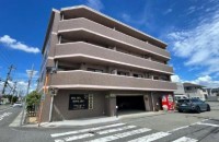 平成9年3月建築 RC造4階建
角地、ファミリーレジデンス