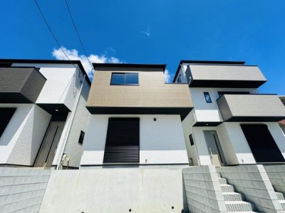 ■新駅が最寄り駅！
■3沿線利用できアクセス良好！
■前面道路約6.6ｍあり、広々！
■ハイルーフサイズも駐車可！