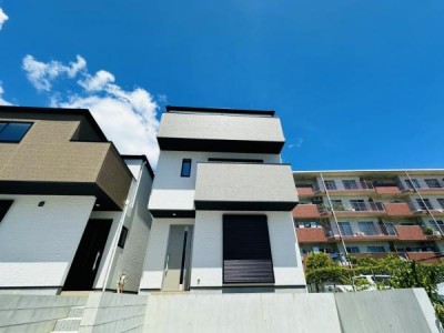 ■新駅が最寄り駅！（2024年3月開業予定）
■3沿線利用できアクセス良好！
■前面道路約6.6ｍあり、広々！
■ハイルーフサイズも駐車可！