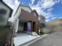 この街の住まいのご相談は、信頼度地域No.1のプロフェッショナル<br>センチュリー21オオトリーハウスにお任せ下さい。 ■カースペース1台
■陽当たり良好♪
■3LDK♪
■スーパー・ドラックストア・コメダ珈琲など、徒歩圏内にあり、大変便利です◎
