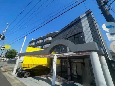 この街の住まいのご相談は、信頼度地域No.1のプロフェッショナル<br>センチュリー21オオトリーハウスにお任せ下さい。 ■建築条件なし！
■お好きなハウスメーカー・工務店で建築可能◎
■周辺にはスーパー・コンビニ・ショッピング施設有り！
■新駅「箕面萱野駅」徒歩約6分
■171号線沿い