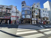 ■阪急京都線「高槻駅」約70ｍ♪
■かなり駅近！人通りがあります！！
■業種、お気軽にご相談くださいませ♪
■1階の物件♪